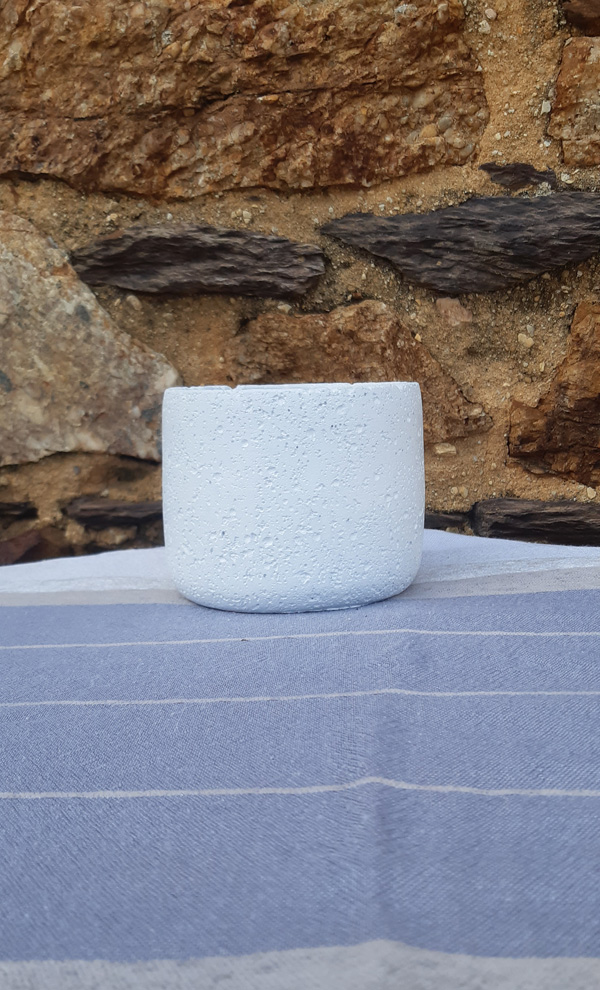 pot ciment sablé blanc