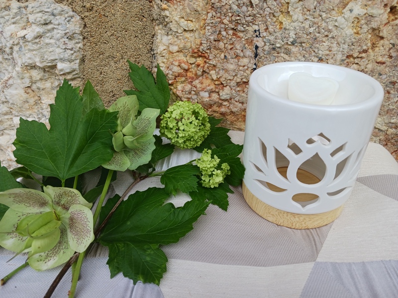 brûle parfum céramique nénuphar avec cœur fondant